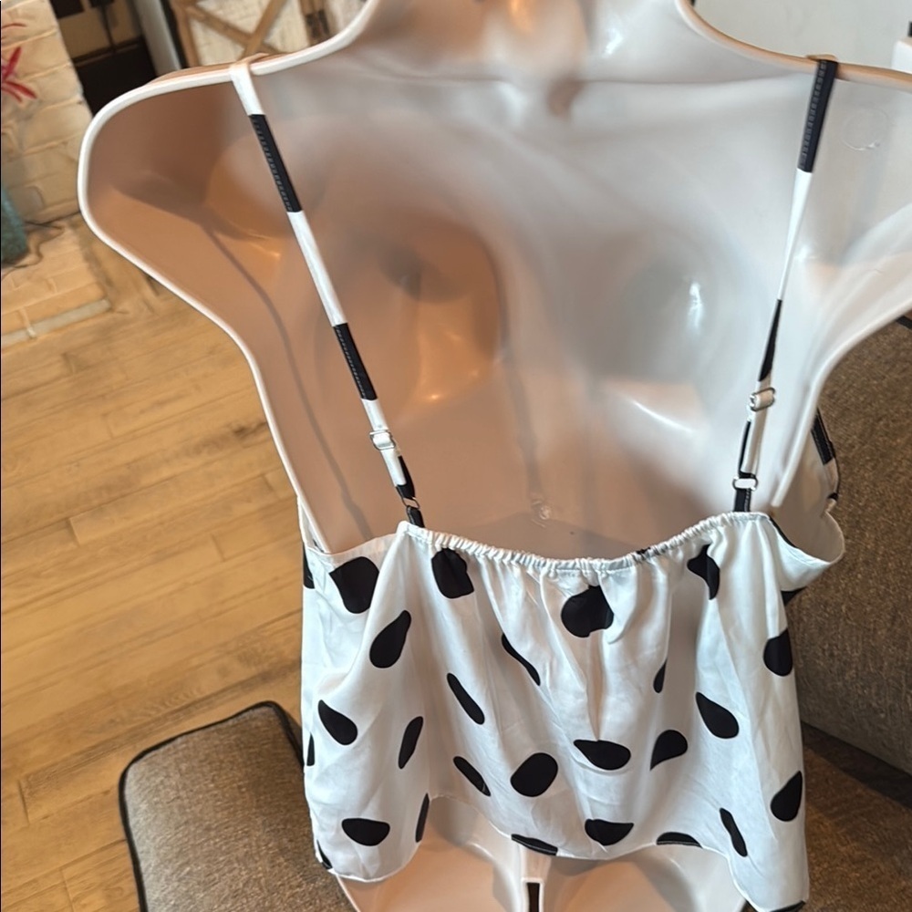 Banana Republic Ruffled Black and White Camisole - Picture 3 of 3